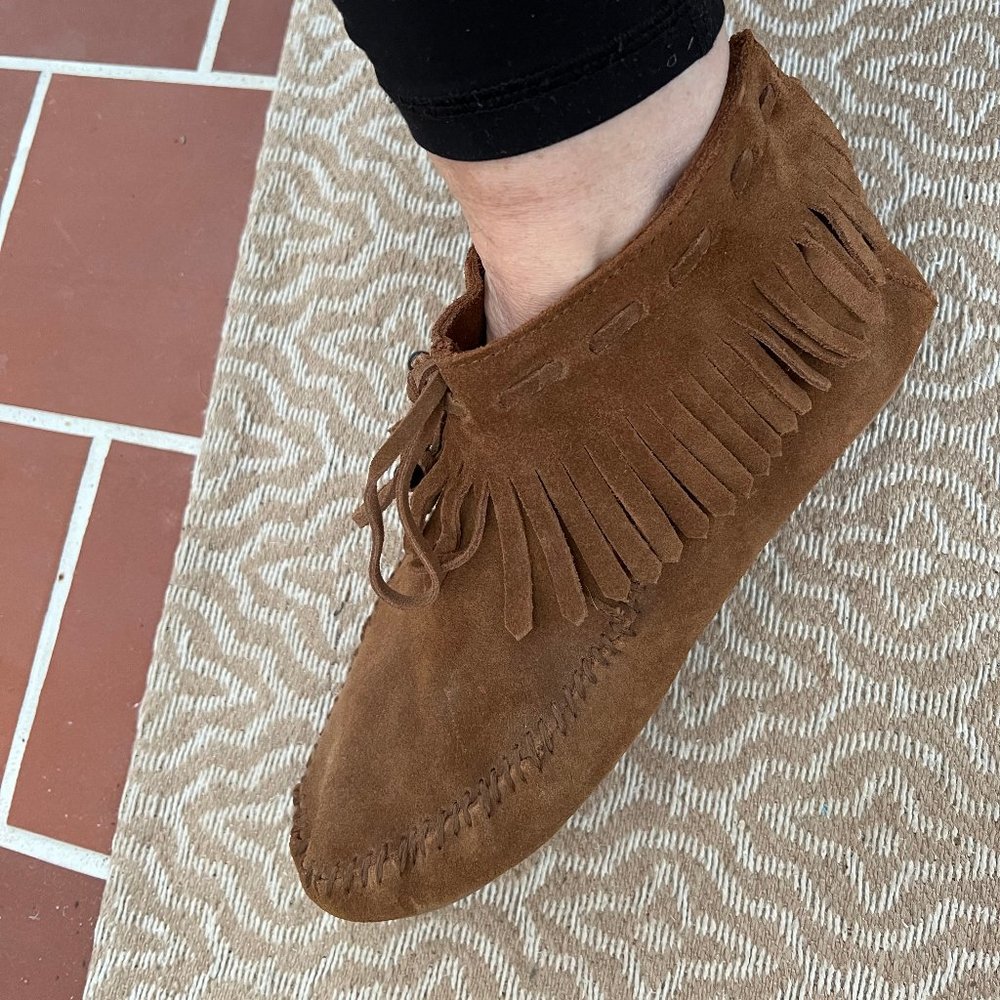Minnetonka Mocs Size 10, new